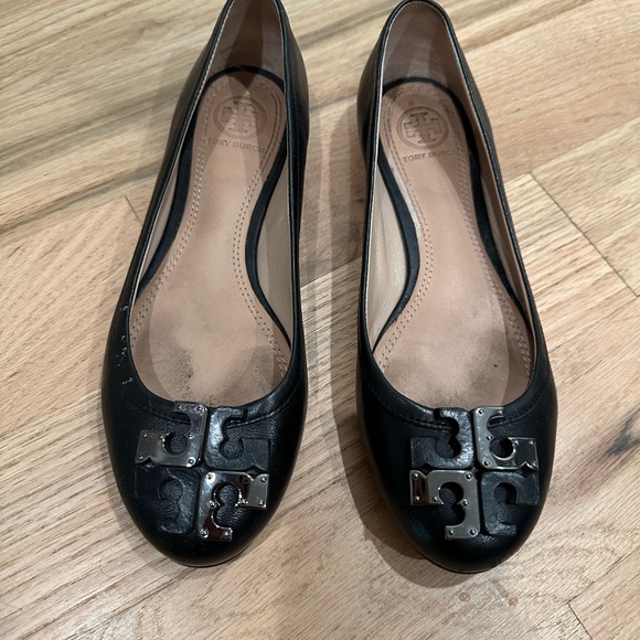 Tory Burch Black Flats with Silver Logo - Picture 1 of 4